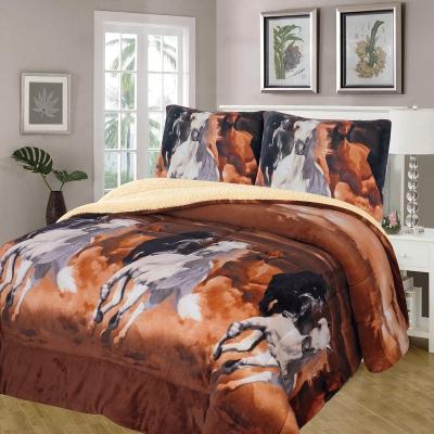 China 2022 European and American Borrego Style New Design 100% Polyester Winter Comforter Queen Colored Comforters for sale