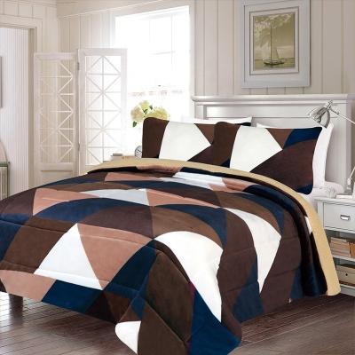 China Luxury Flannel Comforter Front Beige Sherpa Back 3 PCS Winter Soft Wholesale Comforters Set Borrego for sale