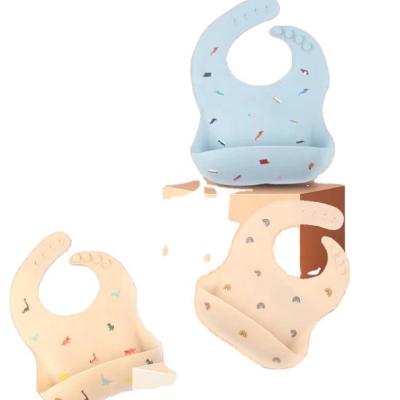 China BPA Free Wholesale Waterproof Food Garde Silicone Baby Wears BPA Free Baby Products INS Style Cute Soft Baby Eating Bibs Customized for sale