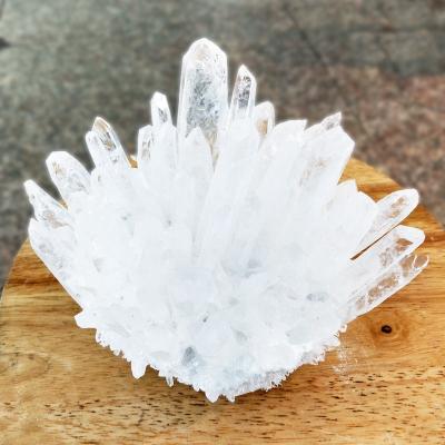 China No Popular Large Size Table Natural Clear Natural Clear Gemstone Desktop Decoration Druzy Geode Quartz Stone Spiritual Crystal Healing Crystal for sale