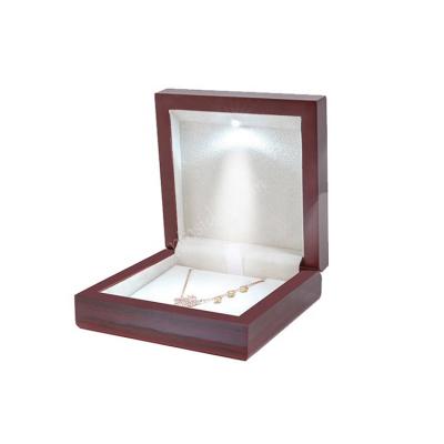 China Viable a limited number of wholesale solid wood with LED lights, rings, necklaces and other jewelry display boxes, wedding gift boxes for sale