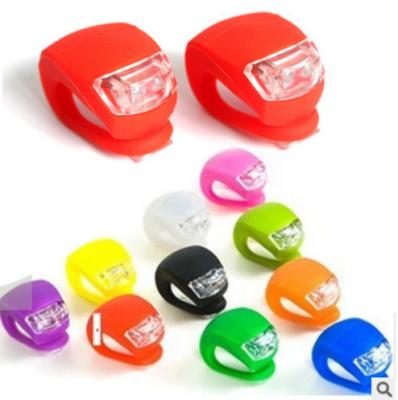 China New mini LED promotional waterproof silicone bicycle light with good quality, LED tail bike light for sale