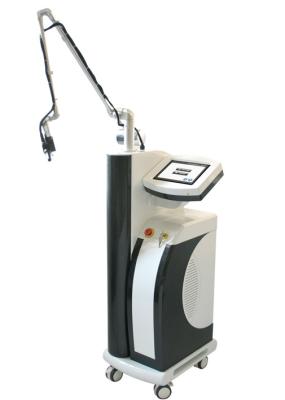 China Erbium Co2 Fractional Laser Skin Resurfacing Equipment Built-in Circulating Water Cooling for sale