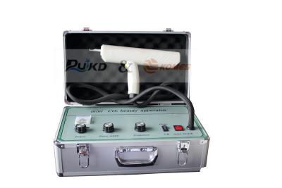 China Portable CO2 Water Cooled Laser Fractional Laser Equipment Facial Skin Care 220V for sale