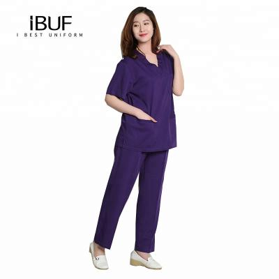 China Anti-Shrink Women's V-Neck Four Pocket Scrub Top Cherokee Design Scrub Suits for sale