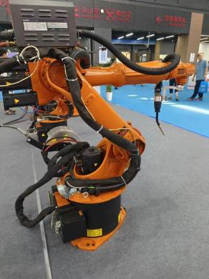 Cina Utilizzato Robot a 6 assi KR16L6 1911mm Distanza di lavoro 240kg Peso del corpo Piano di montaggio XP Saldatura a controllo in vendita