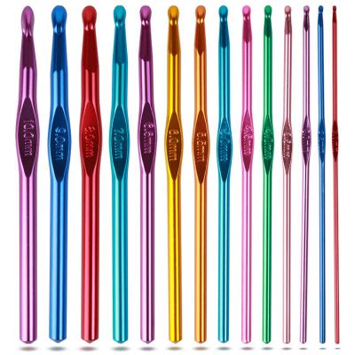 China Aluminum Crochet Hooks Set Handle Aluminum Knitting Needles for Arthritic Hands Crochet Needles for Yarn Craft Nice Gift for Women for sale