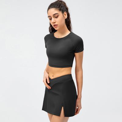 China 2 Piece Nylon Stretch Pocket Tennis Skirt Pocket Stretch Four Way Crop Top Workout Tight Breathable Yoga Outfits for sale