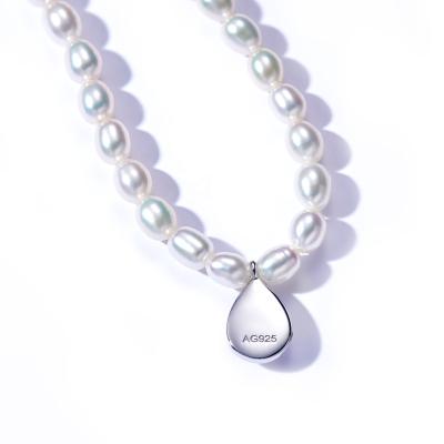 China Fashion Jewelry 925 Sterling Silver Elegant Freshwater Pearl Necklace Lead Free Nickel Free White Gold Plated Zircon Necklace Online Pendant for sale