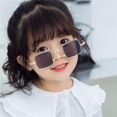 China Fashion Sunglasses New Catwalk Fashion Boy Sunglasses Fit Metal Kids Sunglasses Rig Shade Sunglasses for sale