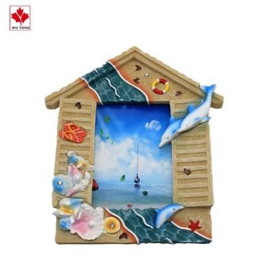 China Worldwide Customized Photo Frame Resin House Shape Decoration for sale