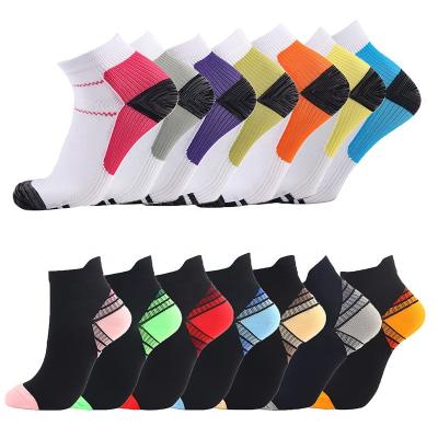 China Breathable calcetines compressivos sports elastic ankle compression socks stockings cycling short compression sock for sale