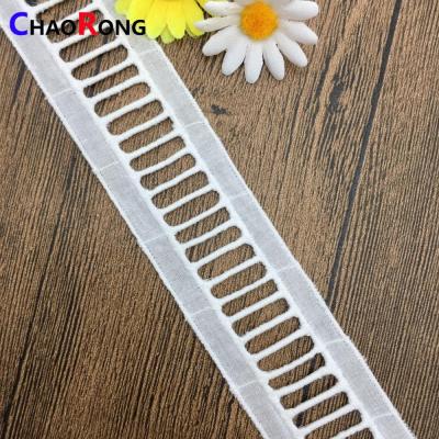 China CRT0082C Sustainable White Large Scale Embroidery Cotton Lace Trim for sale