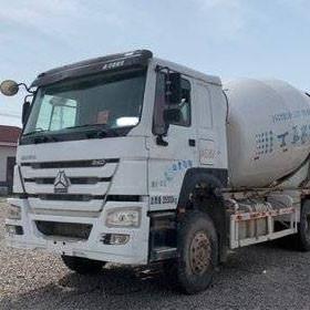 China gebruikte de Concrete Mixer van 14m3 Sinotruk Op zwaar werk berekende Vrachtwagenseuro 4 340HP Te koop