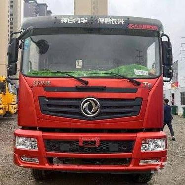 China Snelheidshandboek van Yuchaidongfeng Crane Used Heavy Duty Trucks SNEL 9 Te koop