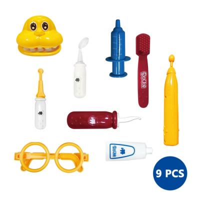 China Pretend Popular Preschool Educational Doctor Toys Medical Toys Kids Play Set With Role Play Dentist Kit for sale