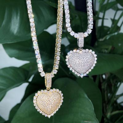 China TRENDY FOXI in Iced Out Big Running Heart Shape Pendant Zircon Setting Crystal Pendant Charm Gift For Couples for sale