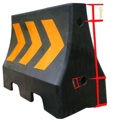 China Rubber And Plastic Highway Traffic Safety Barrier for sale