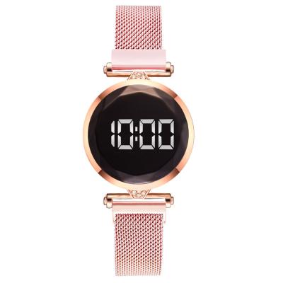 China Women's Quartz Watches Fashion Manufacturer Eyes To Fashion Leather Watches for sale