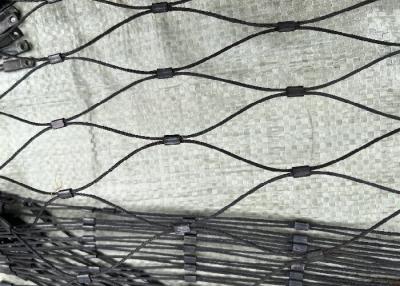 Cina 3.0mm Netting di maglia nera, maglia di cavo in acciaio inossidabile flessibile anticorrosivo in vendita