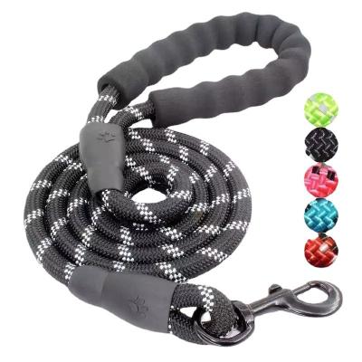 China Personalized 5ft 1.5M Durable Reflective Soft Handle Strong Heavy Duty Dog Leash Traction Climbing Rope Dog Lead Leash for sale