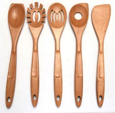 China Sustainable Wooden Kitchen Utensil Set Varnished Wooden Spoon Spurtle Turners Cooking Tool for sale