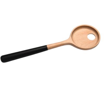 China Viable Straight From Factory Painted Long Handle Wooden Cookware Set Wide Spoon Slotted Spoon for sale