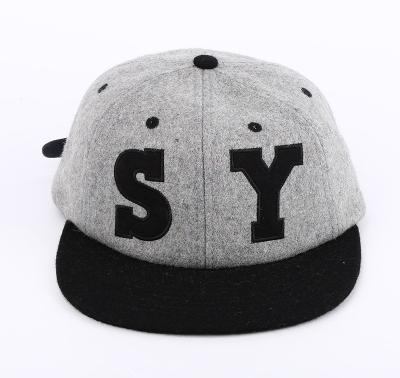 China Custom COMMON Logo Applique With Woolen Fabric 6-Panel Snapback Hat Leather Strap for sale