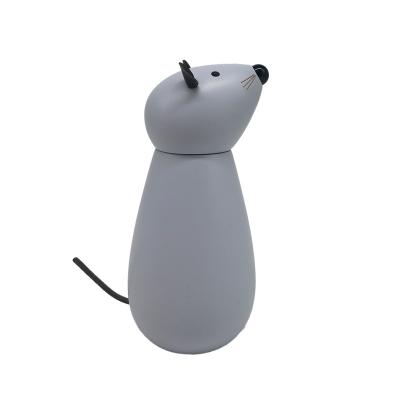 China Gray Mouse Pepper Mill Creative Wooden Cartoon Salt and Pepper Grinder Detachable Spice Grinder Rubber Grinder for sale