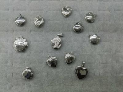 China Unique Fashion 316L Stainless Steel Vintage Looking Casting Filigree and Enameling Floating Lockets,OEM Welcomed for sale