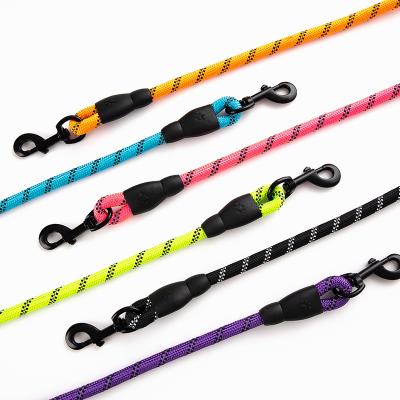 China Braided Soft Nylon Dog Leash Heavy Duty Nylon Padded Climbing Leash Rope Reflective Wire With Handle for sale