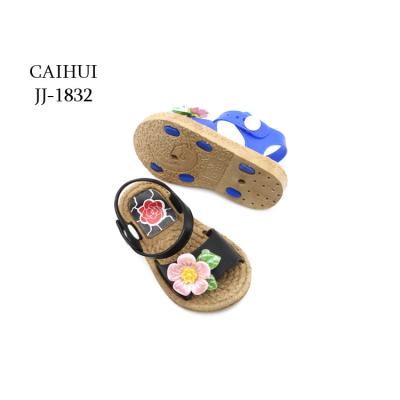 China Anti-odor Flower PVC Child Slipper Sandal Kids Shoes For Girls for sale