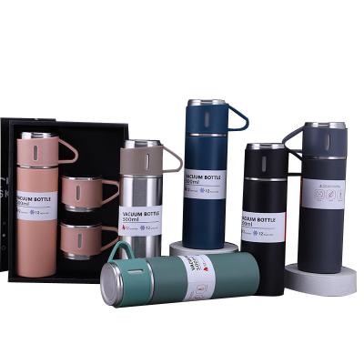 China Hot Sale PORTABLE Vacuum Flask Set Stainless Steel Thermos Vacuum Flask Thermos Mug Gift Set Insulated Water Bottle With 3 Lids for sale