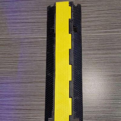 China Durable Hot Sale 2 Channel Cable Ramp Cover Rubber Protector In Speed ​​Bump for sale