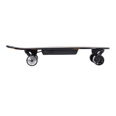 China 2021 Best PU Electric Skateboard Motorized Electric Skateboard For Adults With Remote Control Electric Skateboard Scooter for sale