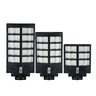 China ALL-IN-ONE ROAD 400w 600w 800w Smart Solar Panel Street Light for sale