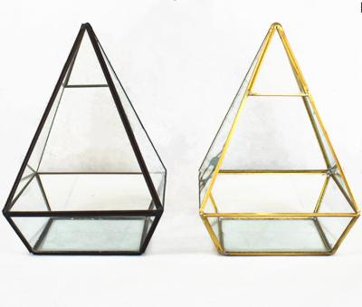 China Wholesale new classic/postmodern new design and high quality pyramid shaped geometric glass vase for factory moss for sale