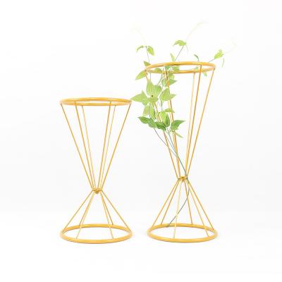 China Wholesale Hot Minimalist Iron Wrought Iron Black Gold Decor Sale Vase Decoratieve Metal Wire Glass Flower Vase for sale