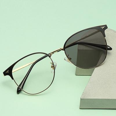 China For Hot Selling Metal Eye Wear Blue Photochromic Stainless Reading Glasses Stainless Light Blocking Photochromic Glasses Eyewear Manufacturer for sale