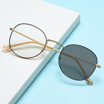 China Wholesale Eyewear Fashionable Manufacturer Photochromic Glasses Chameleon Blue Light Glasses Anti Protect Computer Anti Blue Light for sale