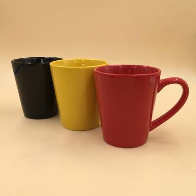 China Wooden handle ceramic coffee mug cup insulated ceramic cup for sale