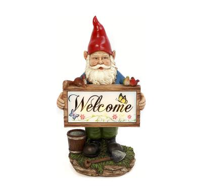 China Europe Resin Opens Large Garden Gnome Statue Figurine Holding Welcome Sign Solar Lighted Outdoor Decoration for sale