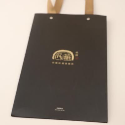 China Recycled Materials Factory Wholesale Eco-friendly Custom Logo Printed Luxury Gift Packing Custom Size Recyclable Christmas Paper Gift Shopping Bag for sale