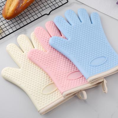 China Praktisch Kamperend Gorilla Grip Oven Mitts, de Hittebestendige Handschoenen van de Siliconehitte Te koop