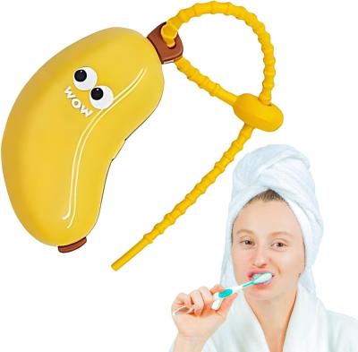 China Cubierta de cepillo de dientes en forma de plátano y paquete de contenedores de pasta de dientes de silicona para viajes ️ Cuaderno de cepillo de dientes de viaje portátil lindo + caja de tubo de pasta de dientes a prueba de fugas ️ Kit dental de silicona reutilizable para niños y adultos en venta