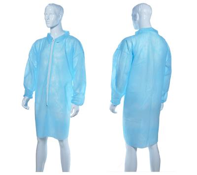 China Single Use Long Sleeve Static Free Lab Coats With Zipper PP+PE Coating Chemical Resistant for sale