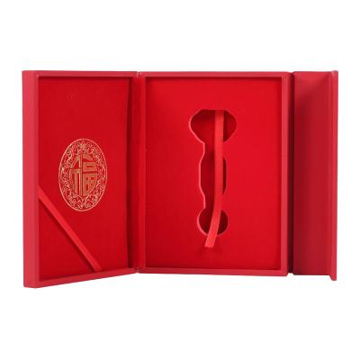 China Recyclable Custom design cardboard red magnetic gift box with magnet boxes for gift pack foldable gift magnetic box for sale