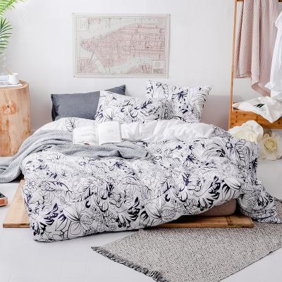 China China ODM Custom Printed Polyester Anti-Static Bedding Set Bed Sheet With White Floral Comforter Duvet Cover for sale