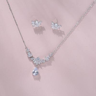 China FASHIONABLE Wholesale Simple Zircon Necklace Set Necklace Earrings Wedding Dress Bridal Jewelry Set for sale