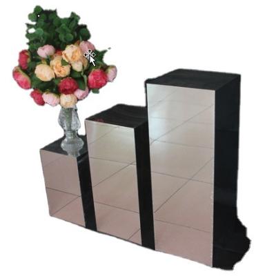 China Easy Assemble Square Valentines Day Flower Cake Stand Mirror Pillars Road Backdrop Wedding Decoration Stand for sale